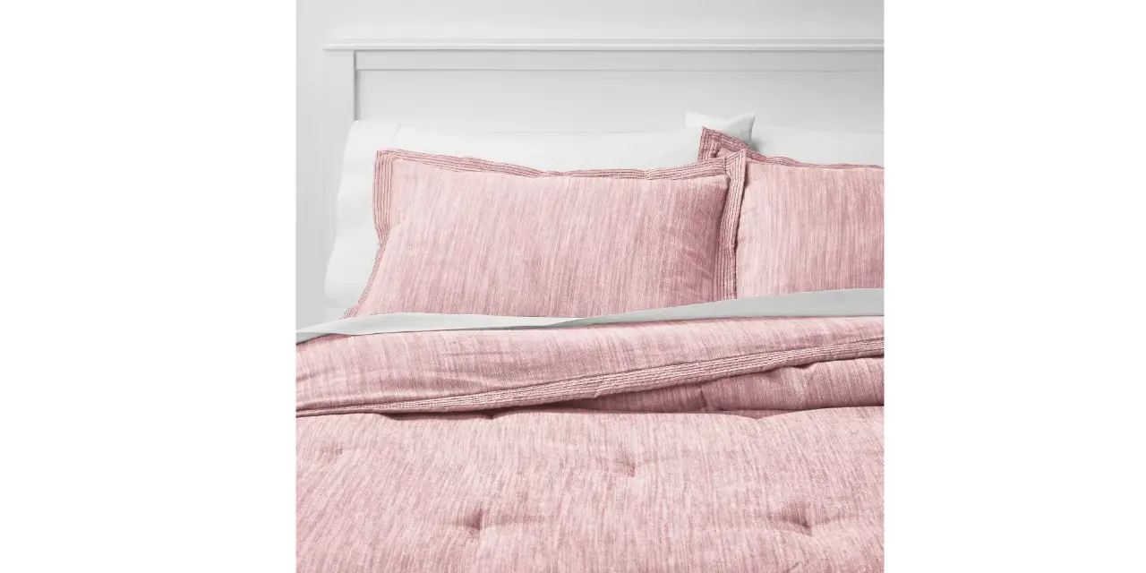 Target - Family-Friendly Comforter & Sham Set